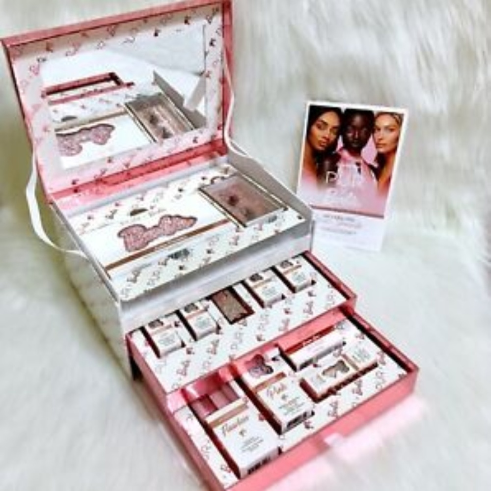 ISO!!! Looking for FULL Pur x Barbie collection!!!